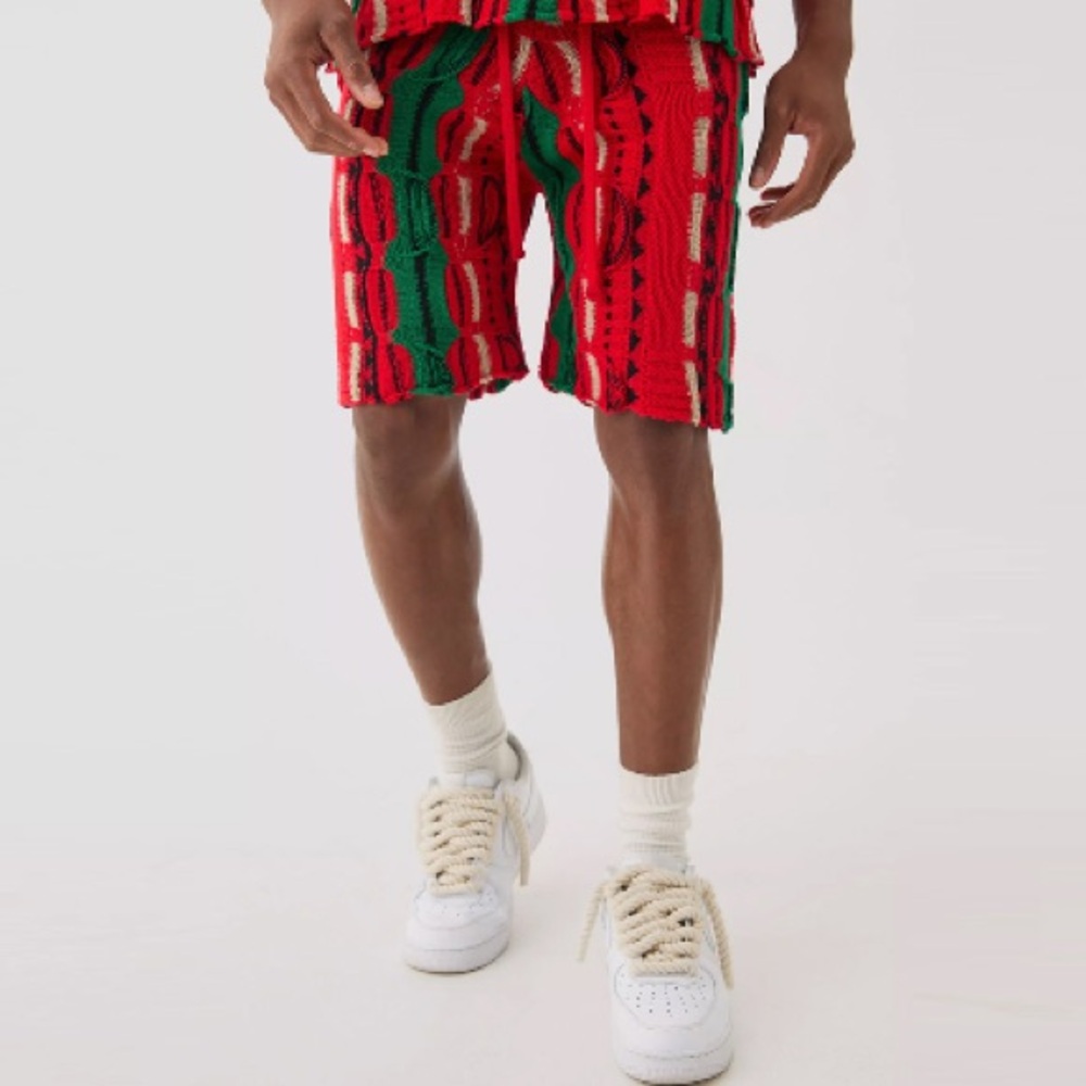 Relaxed Fit 3D Knitted Shorts – BoohooMAN (Size Large)